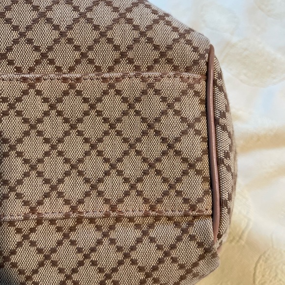 Gucci Handbag - Picture 16 of 16